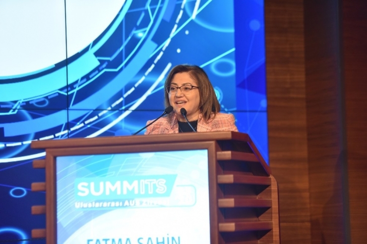 Büyükşehir’in Akıllı Ulaşım Projesi Türkiye’ye Örnek Olacak