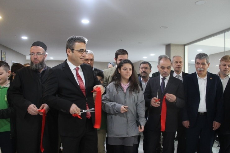 Gaziosmanpaşa’da İstiklal Marşı Okuma Yarışması Duygu Dolu Anlara Sahne Oldu