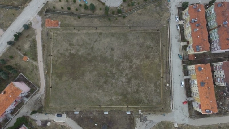 Gediz’e Yeni Sentetik Çim Saha