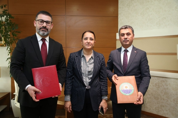 Gölbaşı’na Yapılacak 32 Derslikli Okulun Protokolü İmzalandı