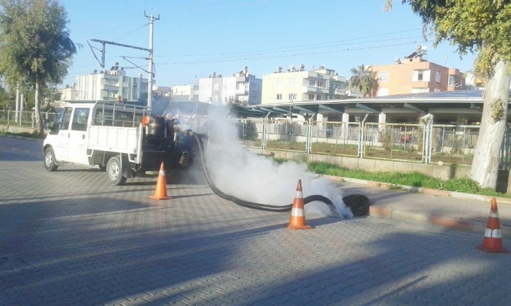 Tarsus’ta Kamuya Açık Alanlar Ve Okullarda İlaçlama Çalışmaları