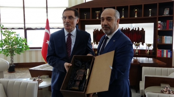 Kamu Başdenetçisi Malkoç "Adalet, Ombudsmanlık Ve Üniversiteler" Konferansına Katıldı