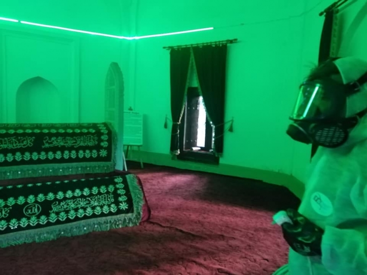 Tarihî Cami Ve Türbe Dezenfekte Edildi