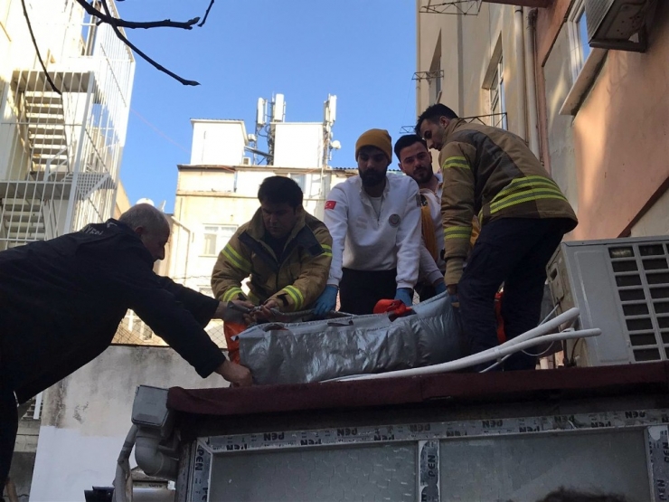 Dördüncü Kattan Düşen Adam Ağır Yaralandı