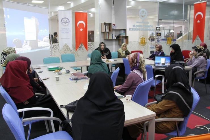 “Kadının Dinimizdeki Yeri” Anlatıldı