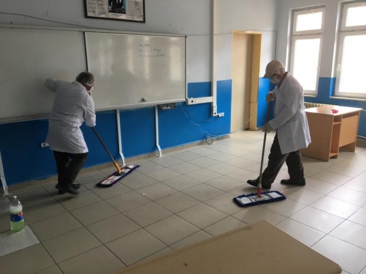 Karaman’da Okullarda Dezenfeksiyon Çalışması