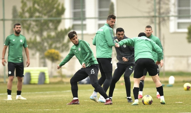 Konyaspor, Fenerbahçe Hazırlıklarını Sürdürüyor