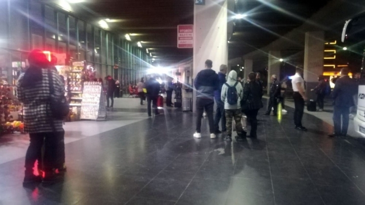 İzmir Otogarında ‘Eğitime Ara’ Hareketliliği