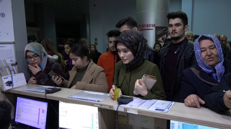 Otogarlarda ’Üniversiteler İçin Tatil’ Yoğunluğu