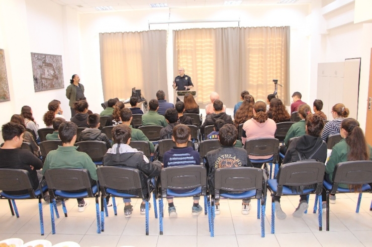 Antalyalı Öğrencilerden Suriye’deki Askerlere Duygulandıran Mektup