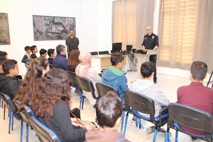 Antalyalı Öğrencilerden Suriye’deki Askerlere Duygulandıran Mektup