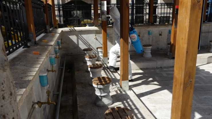 Marmaris’te Dezenfekte Çalışmaları Devam Ediyor