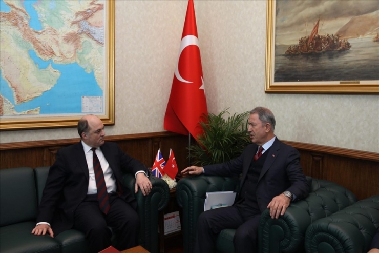 Milli Savunma Bakanı Akar İngiliz Mevkidaşı İle Görüştü