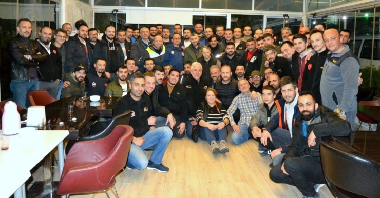 Otomobil Gruplarından Down Sendromlu Çocukların Çalıştığı Kafeye Destek