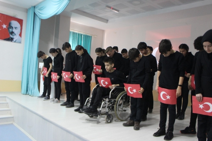 İstiklal Marşı’nın Kabulü Ve Mehmet Akif Ersoy’u Anma Günü Programı Düzenlendi