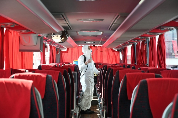 Pendik’te Korona Virüse Karşı Dezenfekte Çalışmaları Yapılıyor