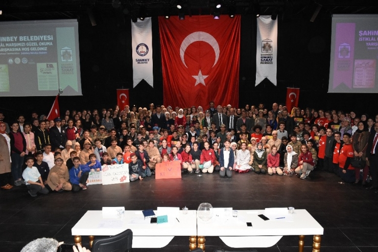 Öğrenciler İstiklal Marşını Güzel Okumak İçin Yarıştı