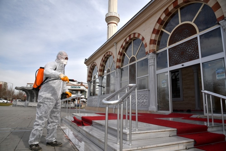 Selçuklu’da Dezenfekte Çalışmaları Sürüyor