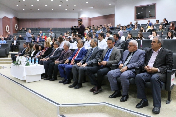 Rektör Şahin: “Korona Virüsü Psikolojik Savaşın Aracı Olarak Kullanmak İsteyenler Var”