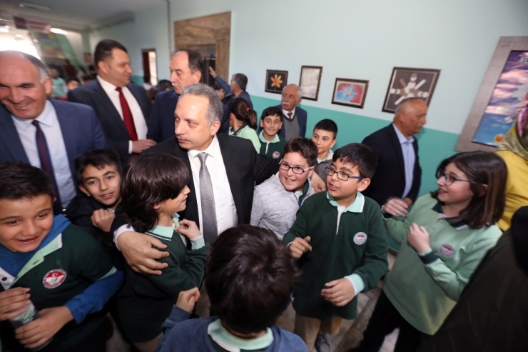 “Öğretmenlikten Geldiğinizi Beli Ettiniz"