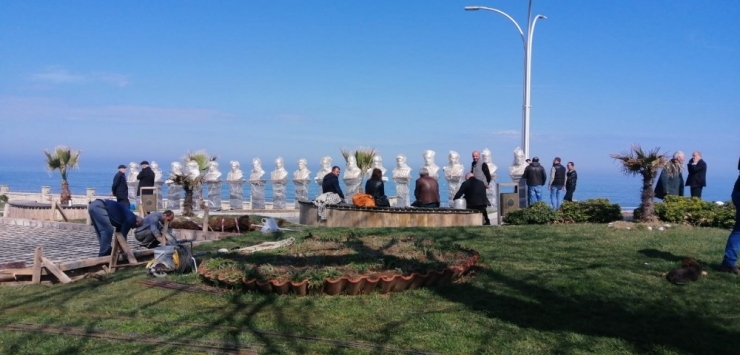 16 Türk Büyüğünün Büstü Akçakoca’ya Geldi