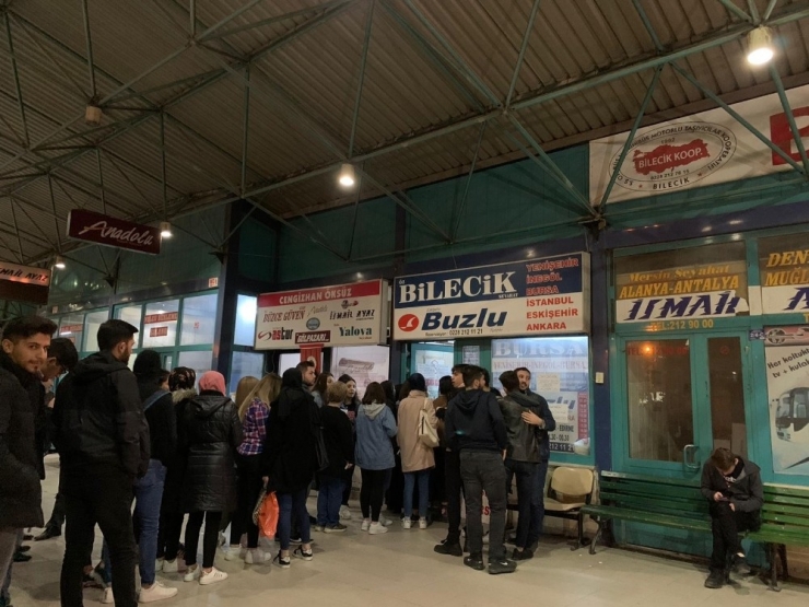 Tatili Duyan Otogara Koştu