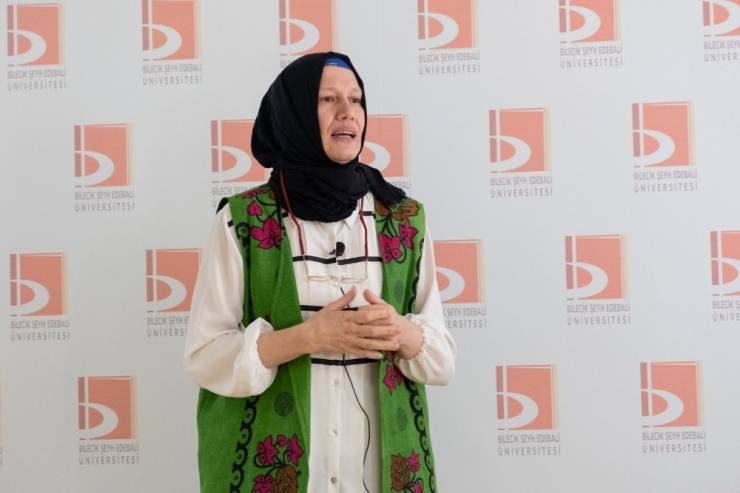 Türk Kadınının Afrika’daki Faaliyetleri Anlatıldı