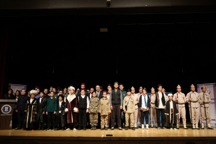 Vali Toraman: "Mehmet Akif Ersoy, Zamanı Aşan Bir Şair"