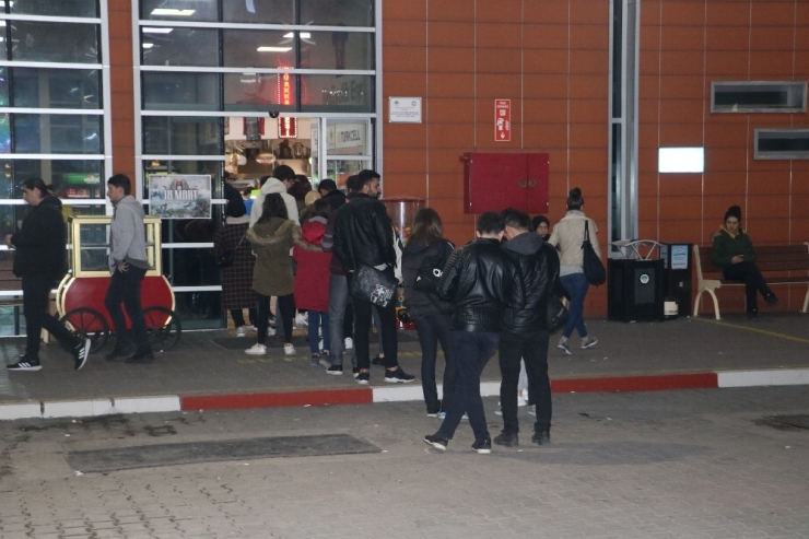 Zonguldak Otogarında Üniversitelerin Tatil Yoğunluğu