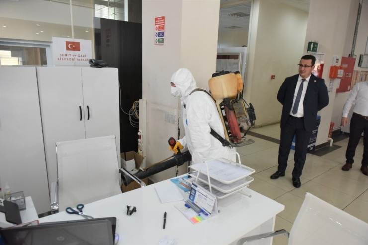 Mustafakemalpaşa Önce Yıkanıyor, Sonra İlaçlanıyor