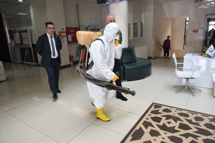 Mustafakemalpaşa Önce Yıkanıyor, Sonra İlaçlanıyor