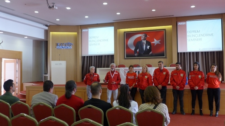 Kuşadası Ticaret Odası’ndan Deprem Bilinçlendirme Semineri