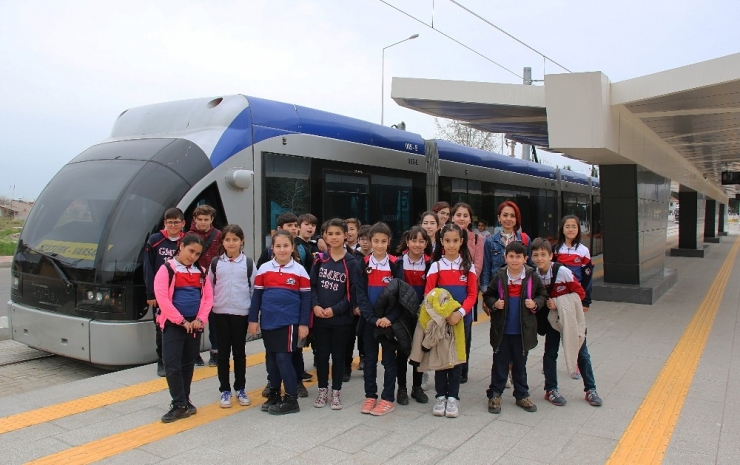 3. Etap Raylı Sistemin Minik Ziyaretçileri