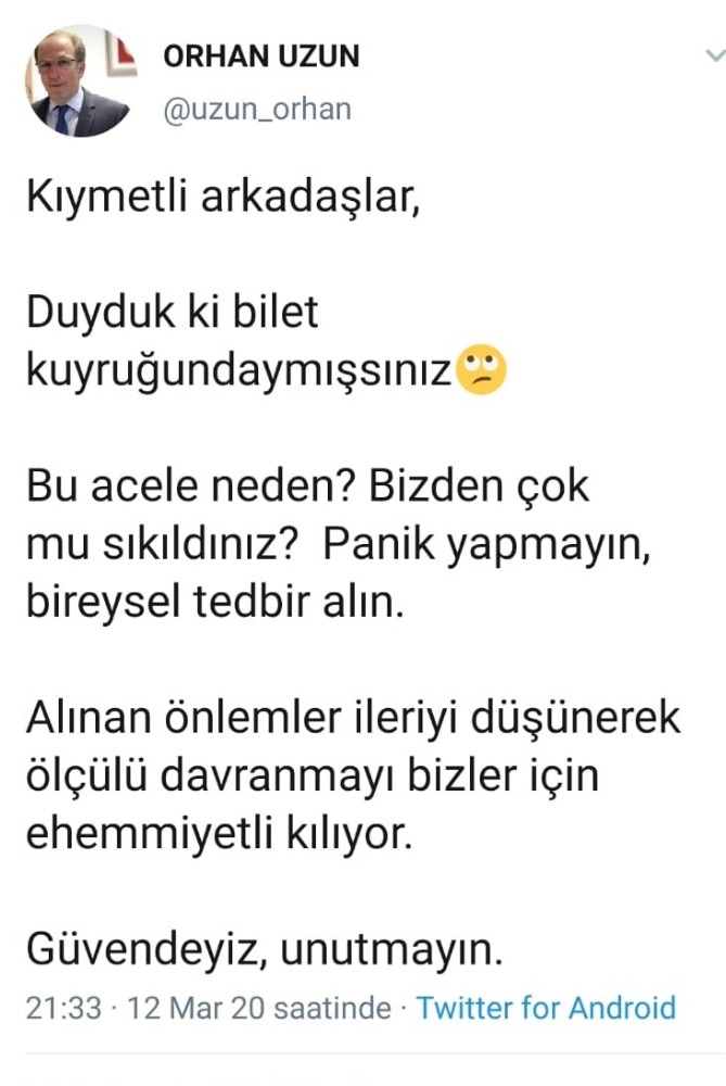 Bartın Üniversitesi Rektörü’nden Bilet Kuyruğuna Giren Öğrencilere Sempatik Mesaj