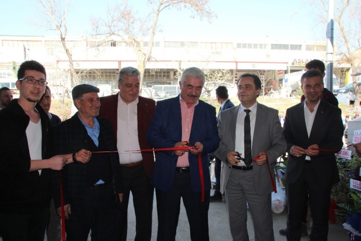 Başkan Şahin Ve Yaman, Küçük Sanayi Sitesi’nde Bir İşyeri Açılışına Katıldı