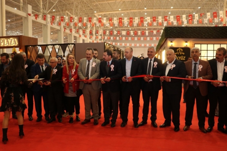 :Başkan Baydilli Mobilya Ve Evlilik Fuarını Ziyaret Etti