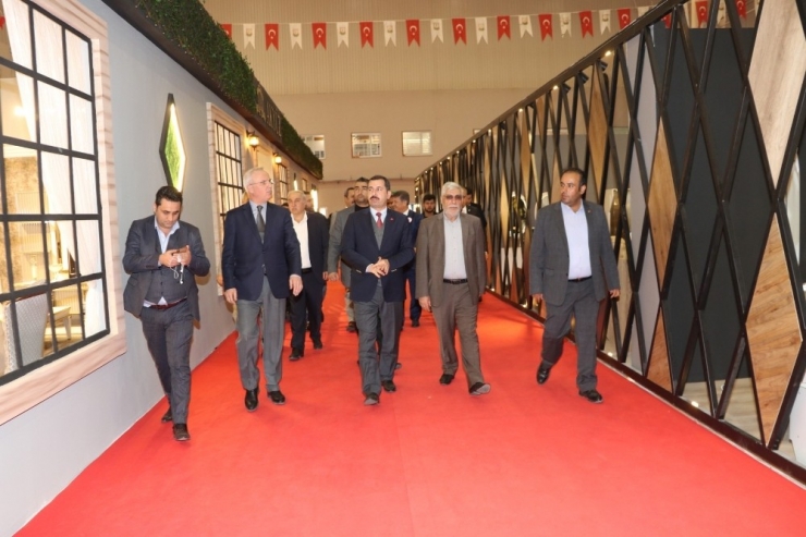:Başkan Baydilli Mobilya Ve Evlilik Fuarını Ziyaret Etti