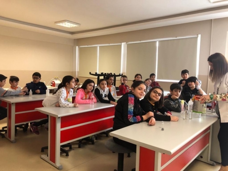 Bilnetli Öğrenciler Antiseptik Solüsyonu Üretti