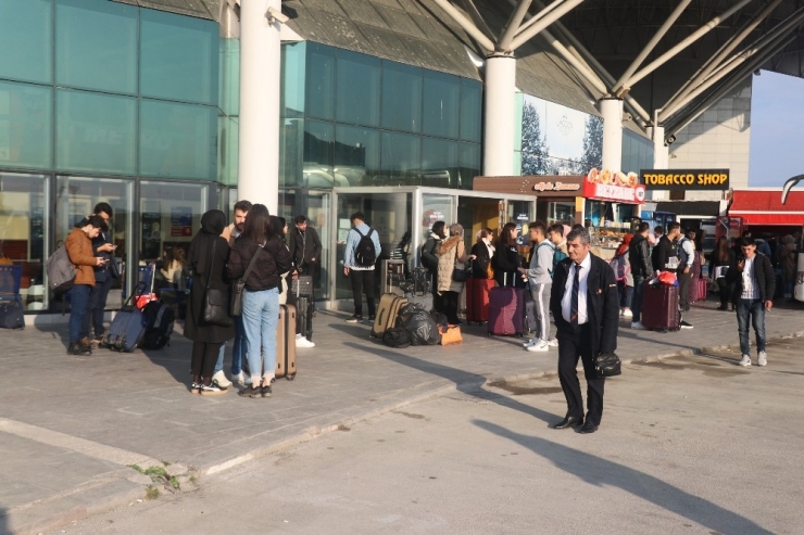 Bolu’da Okulların Tatili Otogarda Yoğunluk Oluşturdu