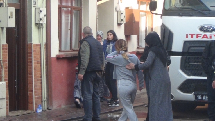 Ahşap Ev Alevlere Teslim Oldu