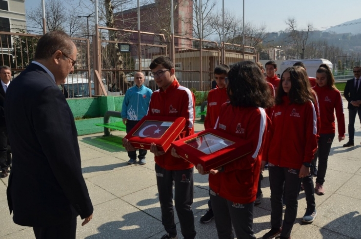 Kutsal Emanetler Törenle Uğurlandı