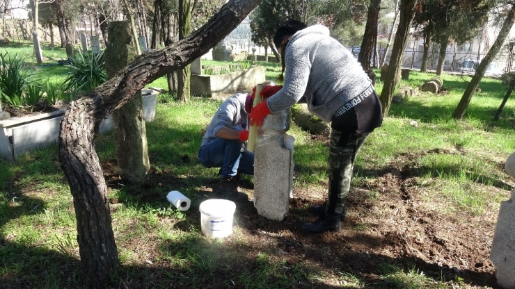 Çanakkale’de 3 Asırlık Osmanlı Kitabeleri Günümüz Türkçesine Çevrilerek Tarihe Işık Tutuluyor