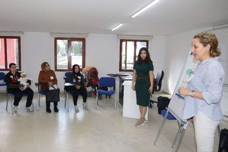 Çankaya’dan Mülteci Kadınlara Eğitim Desteği