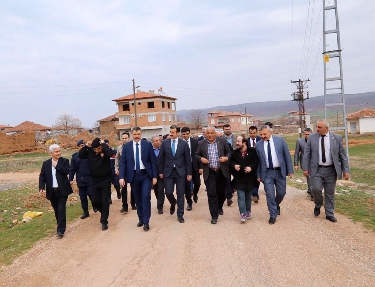 Vali Çiftci Köylerde İncelemelerde Bulundu