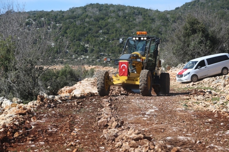 Erdemli’de Hayvancılıkla Uğraşanların Ulaşım Sıkıntısı Çözüldü