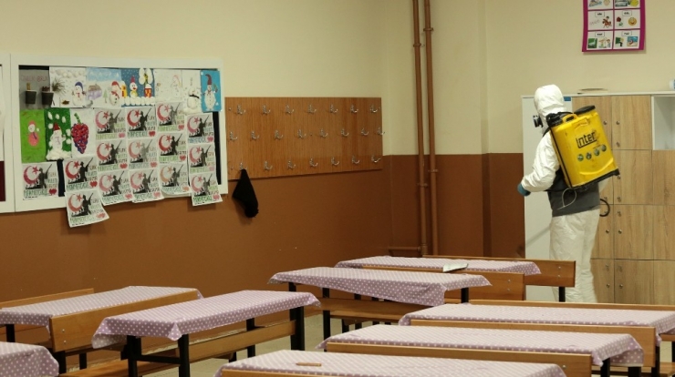 Büyükşehir’in İlaçlama Ve Dezenfekte Çalışması Sürüyor