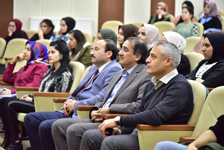 Etü’de ‘Mehmet Akif Ersoy Ve İstiklal Marşı’ Paneli Düzenlendi