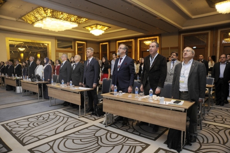 Prof. Dr. Hakan Yardımcı: ’’Her Yıl Çıkan 5 İnsan Hastalığının 3’ünün Hayvan Kökenli Olduğunu Görüyoruz’’