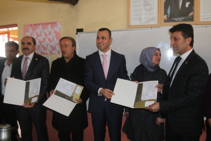 Vanlı İş Adamından Çığ Felaketinden Etkilenen İlçelere Yardım