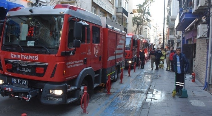 İzmir’de Korkutan Yangın
